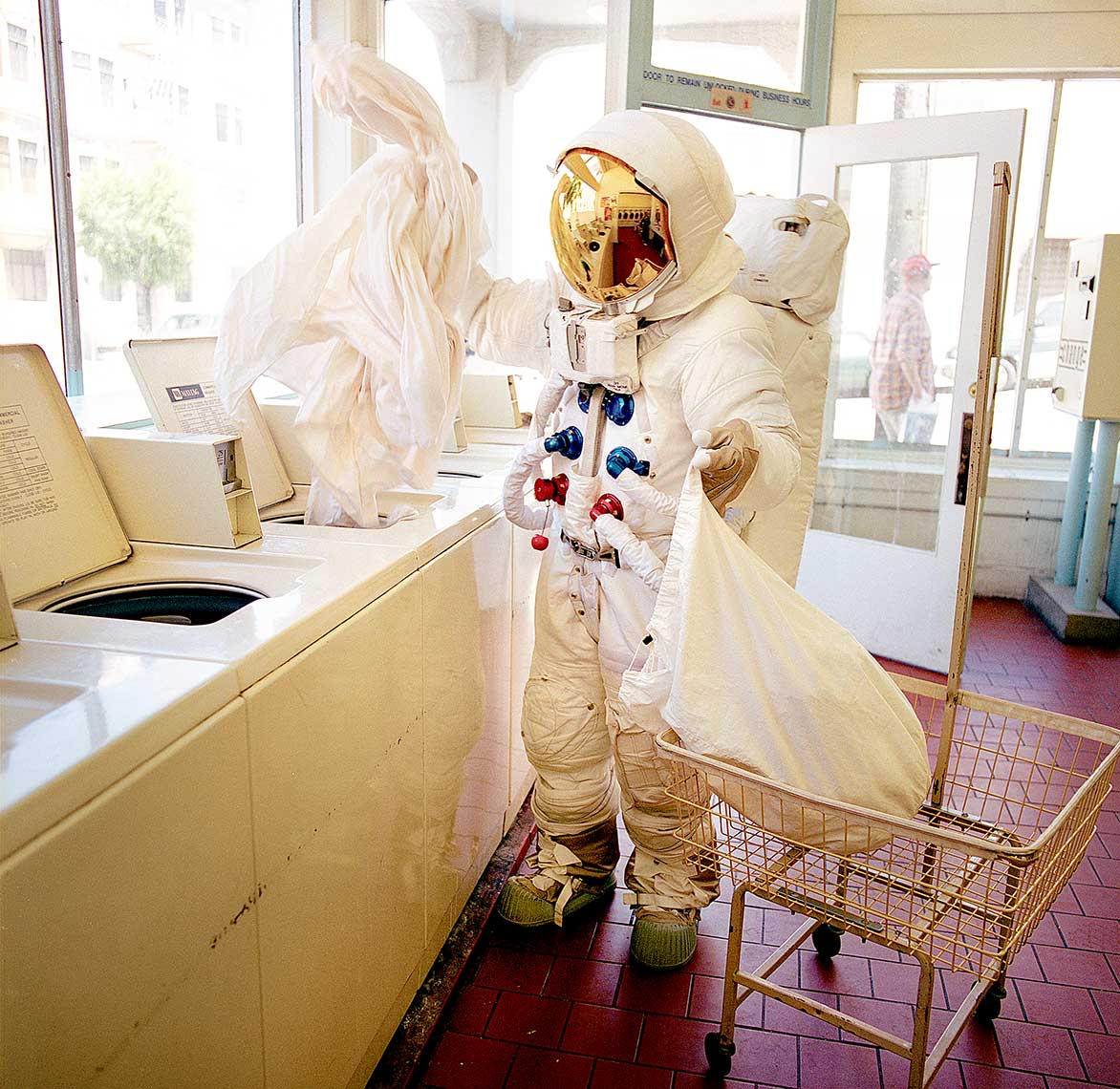 Astronaut_laundromat_RESIZED_FOR_WEB